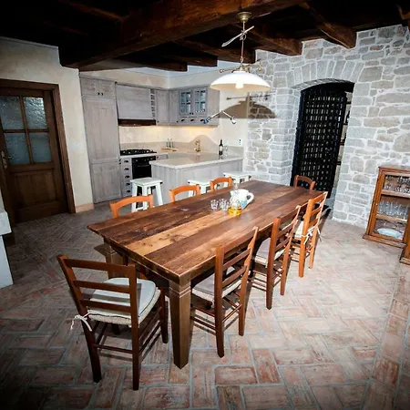 Tona Villa